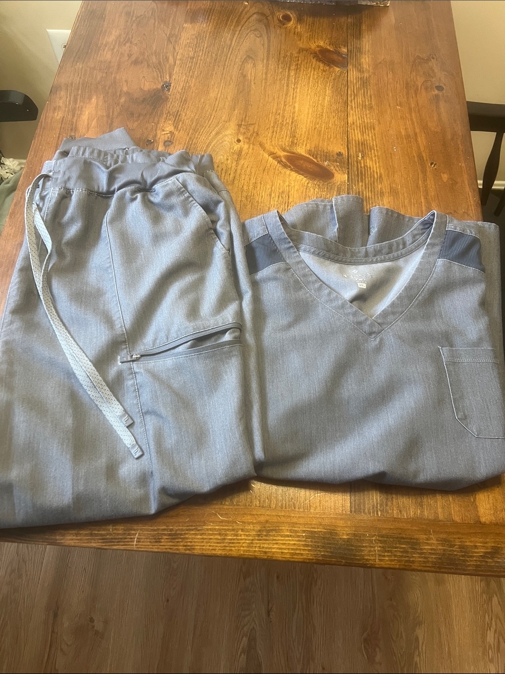 Women’s scrub set